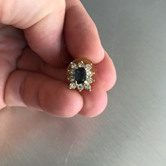 Vintage Stud Earrings - Picture 2 of 3